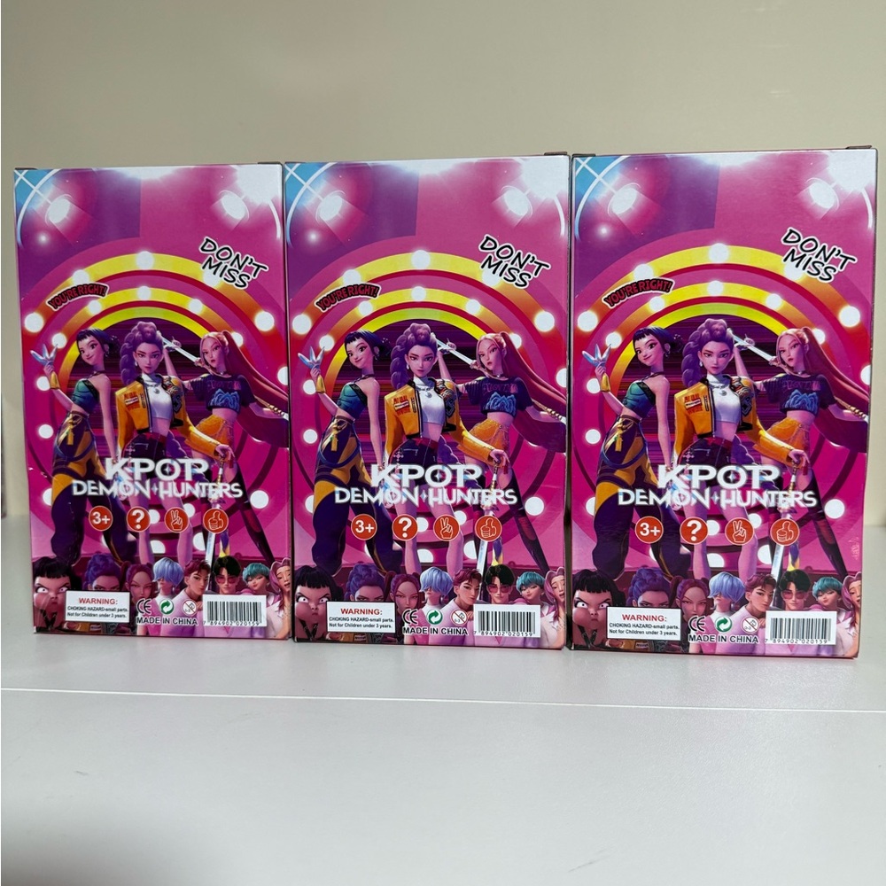 Action Figure Set - Multicolor - Picture 2 of 2